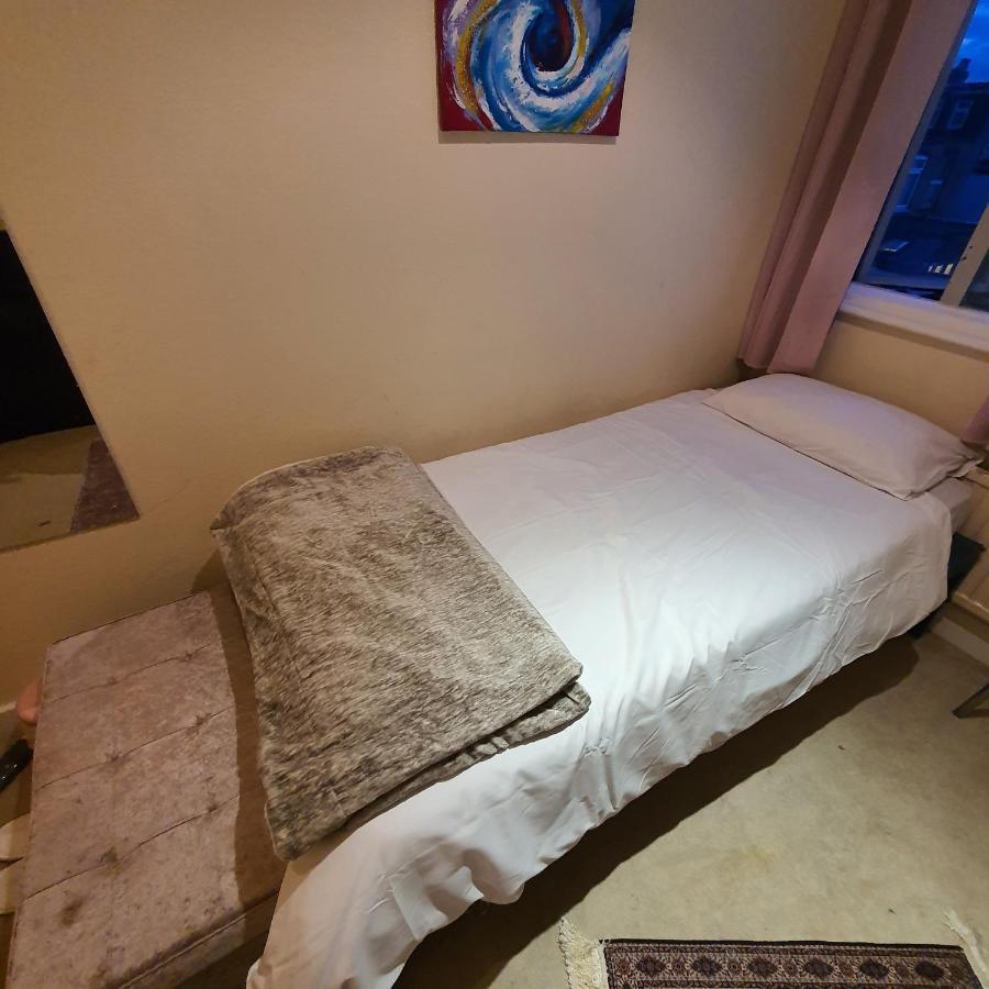 Monalisa Single Room Near Edgware Station Dış mekan fotoğraf
